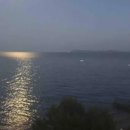 Les Pieds Dans L Eau, Vue Sur Les Iles D'or מלון *