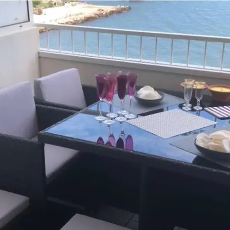 Hotel Les Pieds Dans L Eau, Vue Sur Les Iles D'or *