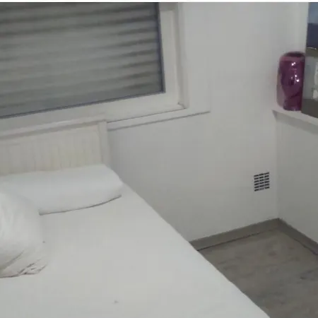 Les Pieds Dans L Eau, Vue Sur Les îles D’or Hotel Hyères