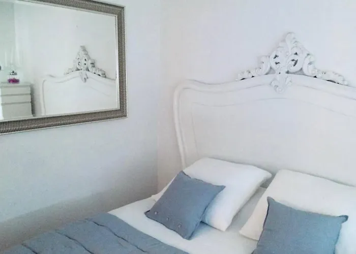 Les Pieds Dans L Eau, Vue Sur Les Iles D'or הייר