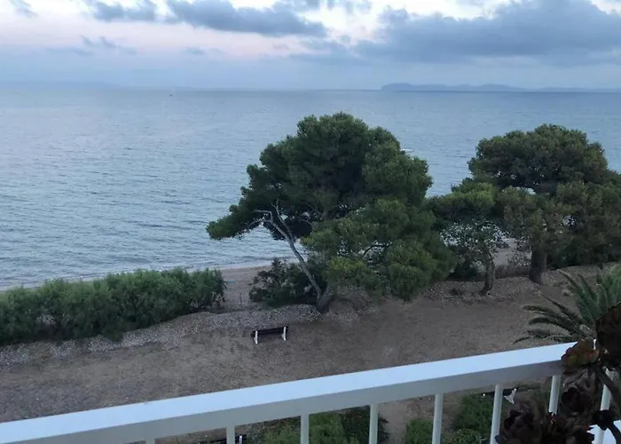Les Pieds Dans L Eau, Vue Sur Les Iles D'or Hotel