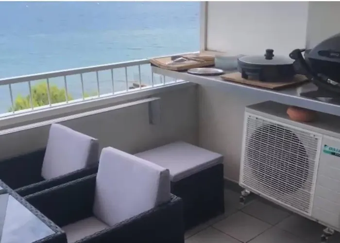 Hotel Les Pieds Dans L Eau, Vue Sur Les Iles D'or