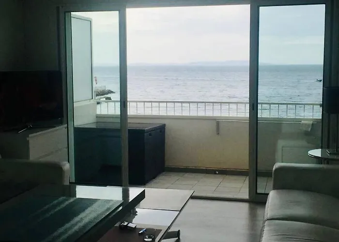 Hotel Les Pieds Dans L Eau, Vue Sur Les Iles D'or *