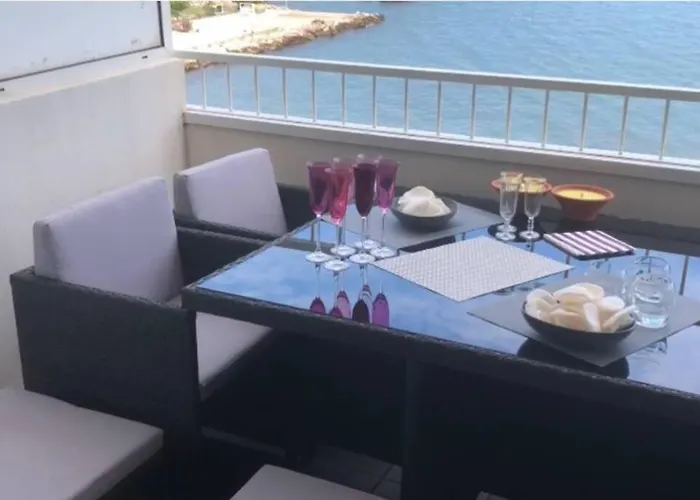 Hotel Les Pieds Dans L Eau, Vue Sur Les Iles D'or *